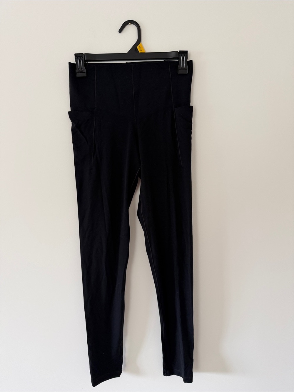 AERIE High-Rise Black Leggings with Side Pockets